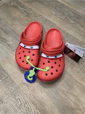 CROCS Red Mens' Lightning McQueen Graphic Clogs